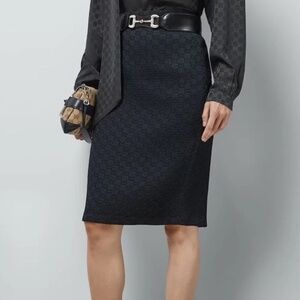 Gucci Black GG Crinkle Midi Skirt Size 40 Authentic Like New Authentic